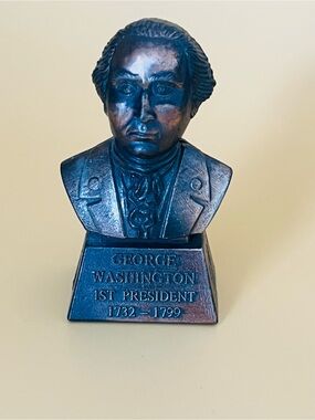 George Washington Bronze-Style Bust Figurine sharpener